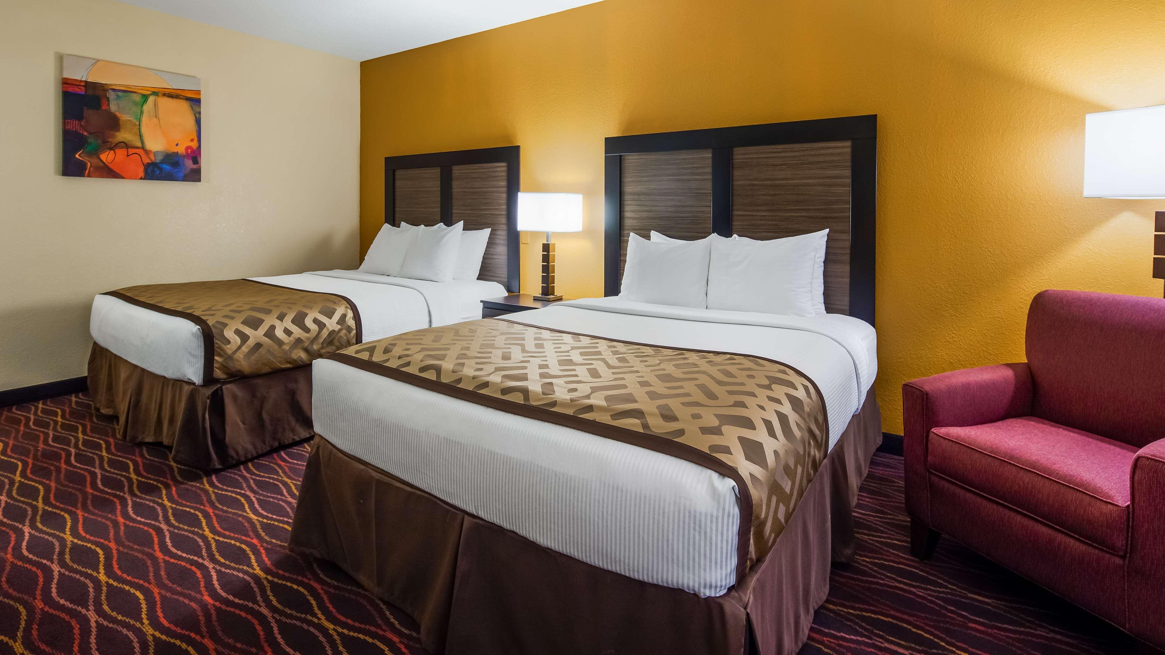Best Western B R Guest Зейнсвил Екстериор снимка