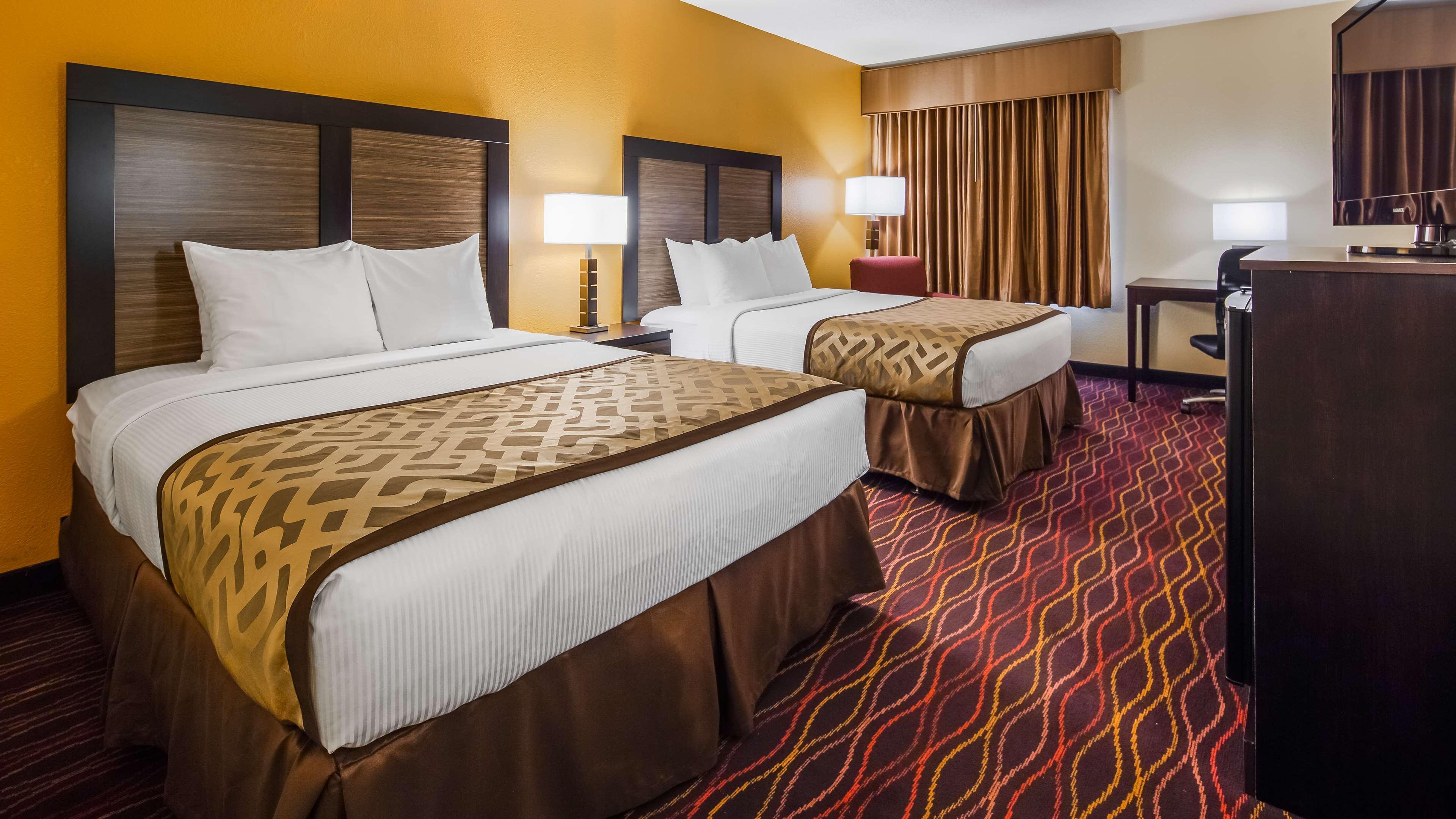 Best Western B R Guest Зейнсвил Екстериор снимка