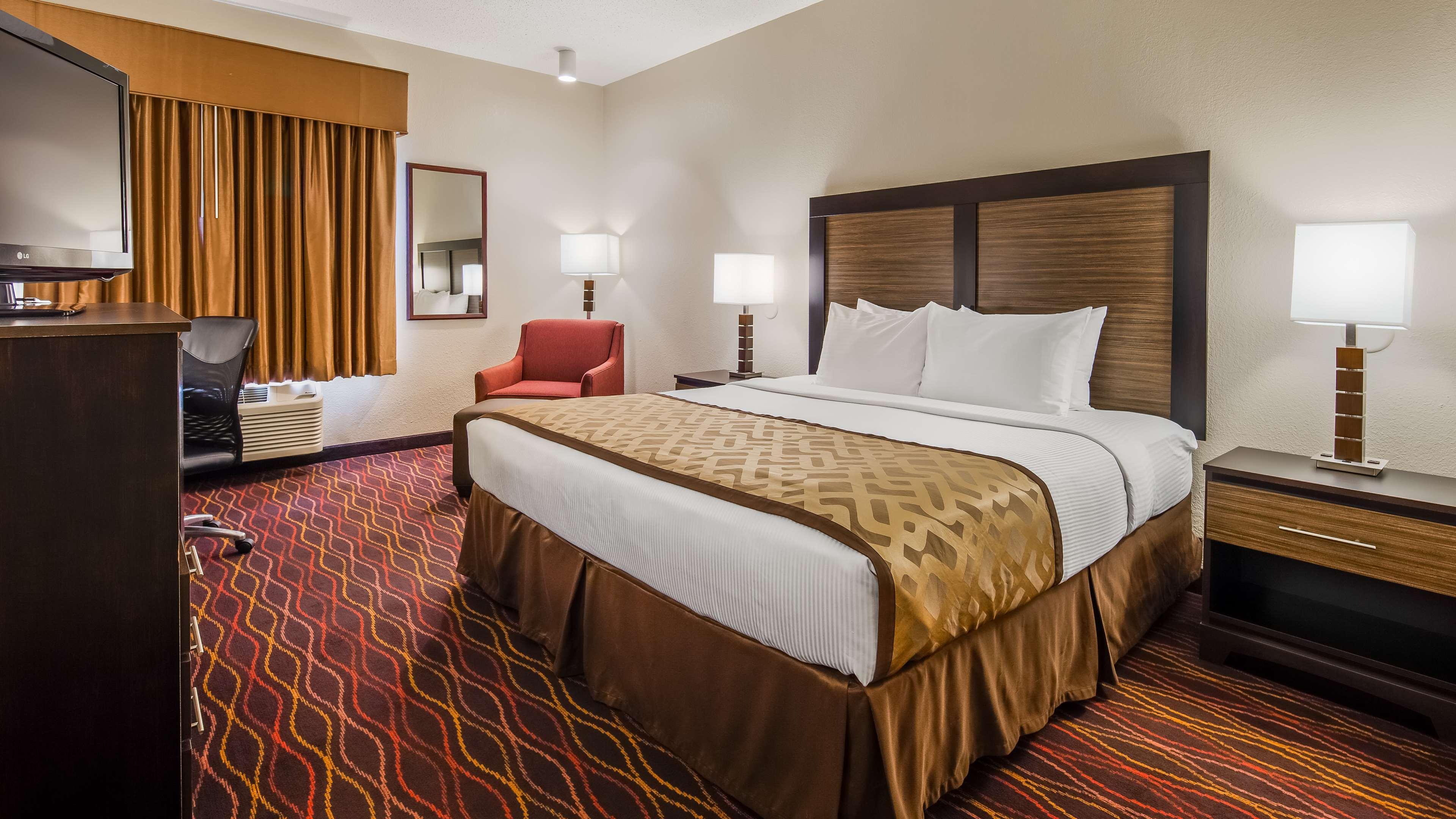 Best Western B R Guest Зейнсвил Екстериор снимка