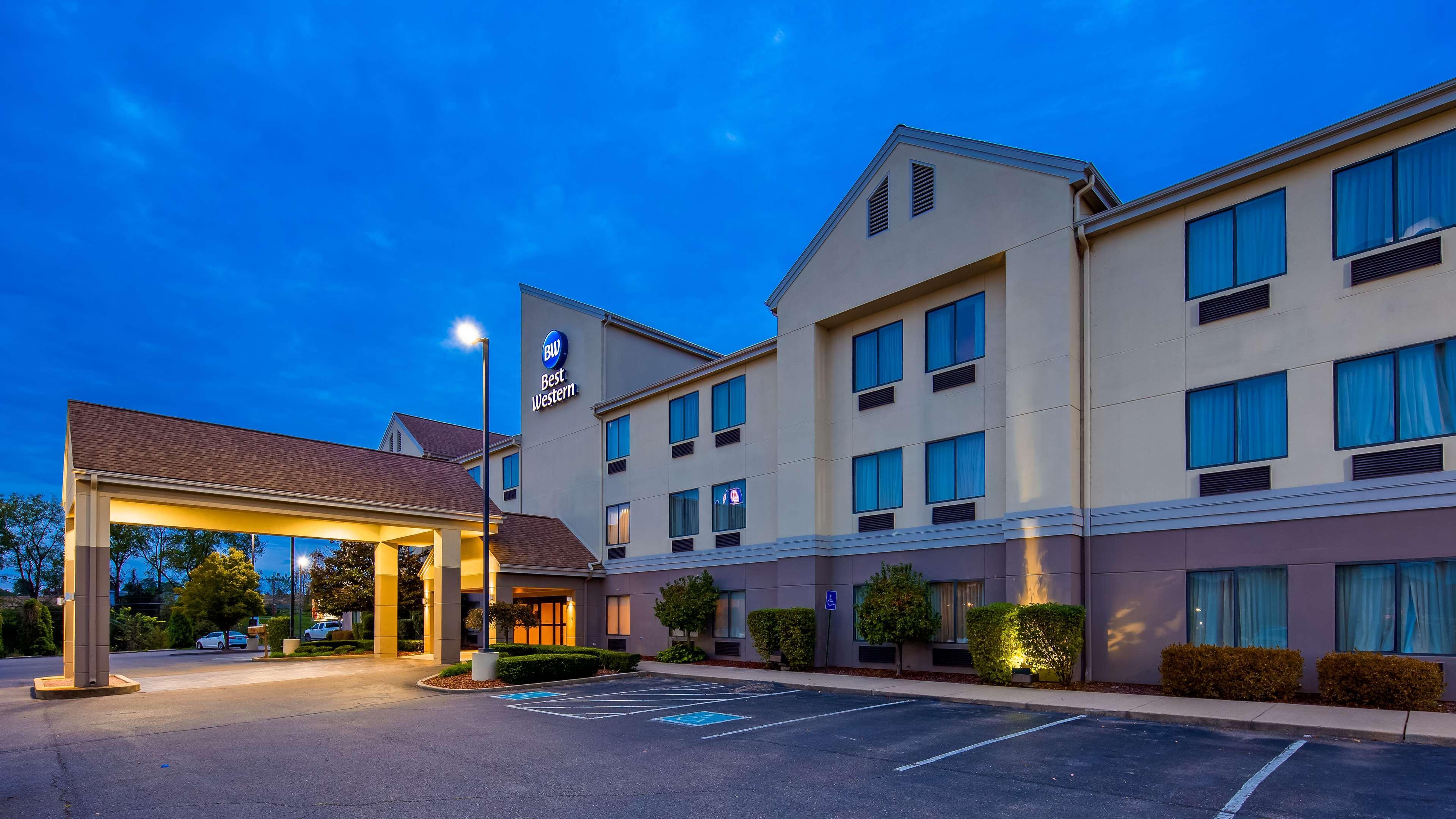 Best Western B R Guest Зейнсвил Екстериор снимка