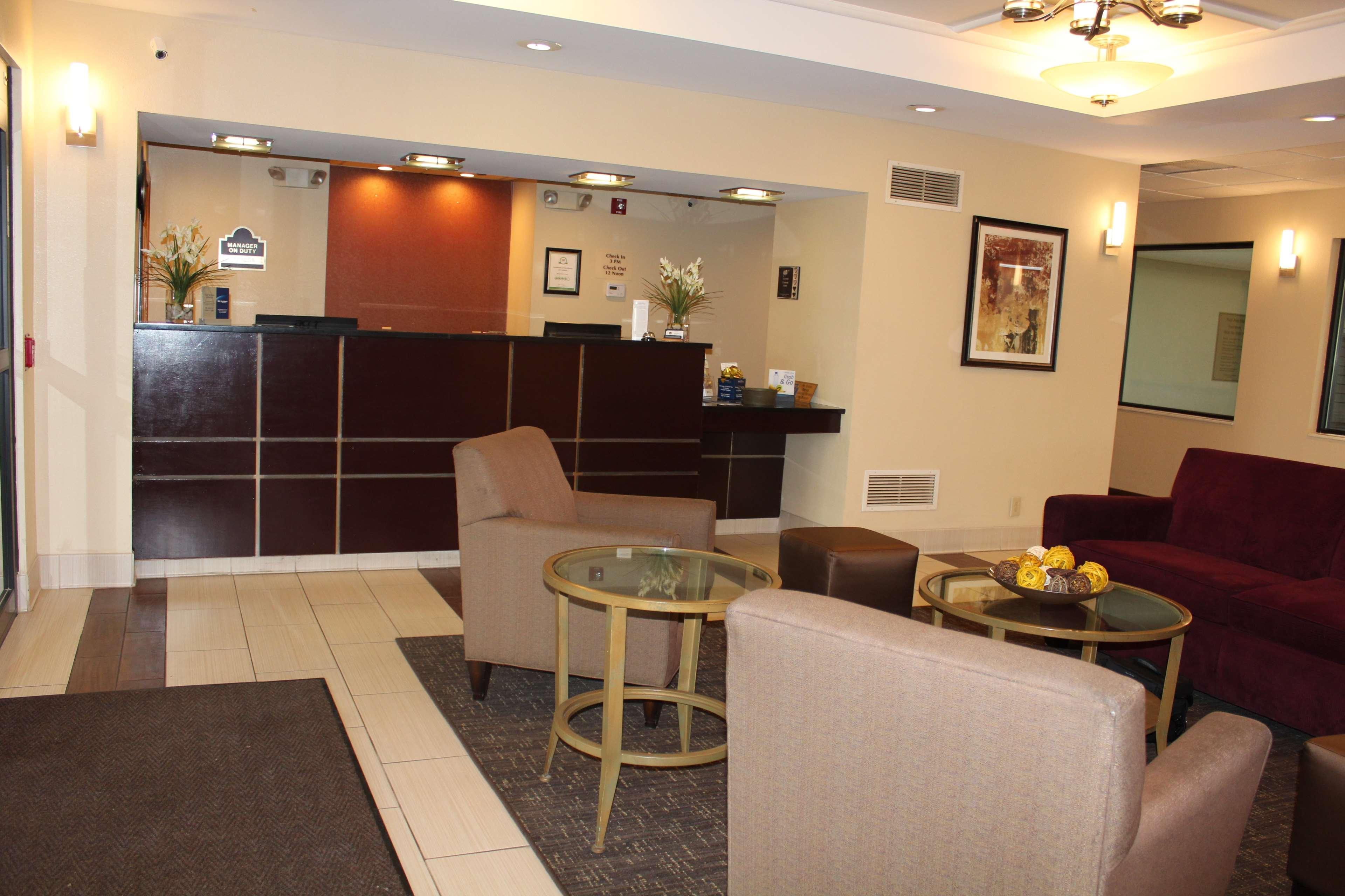 Best Western B R Guest Зейнсвил Екстериор снимка